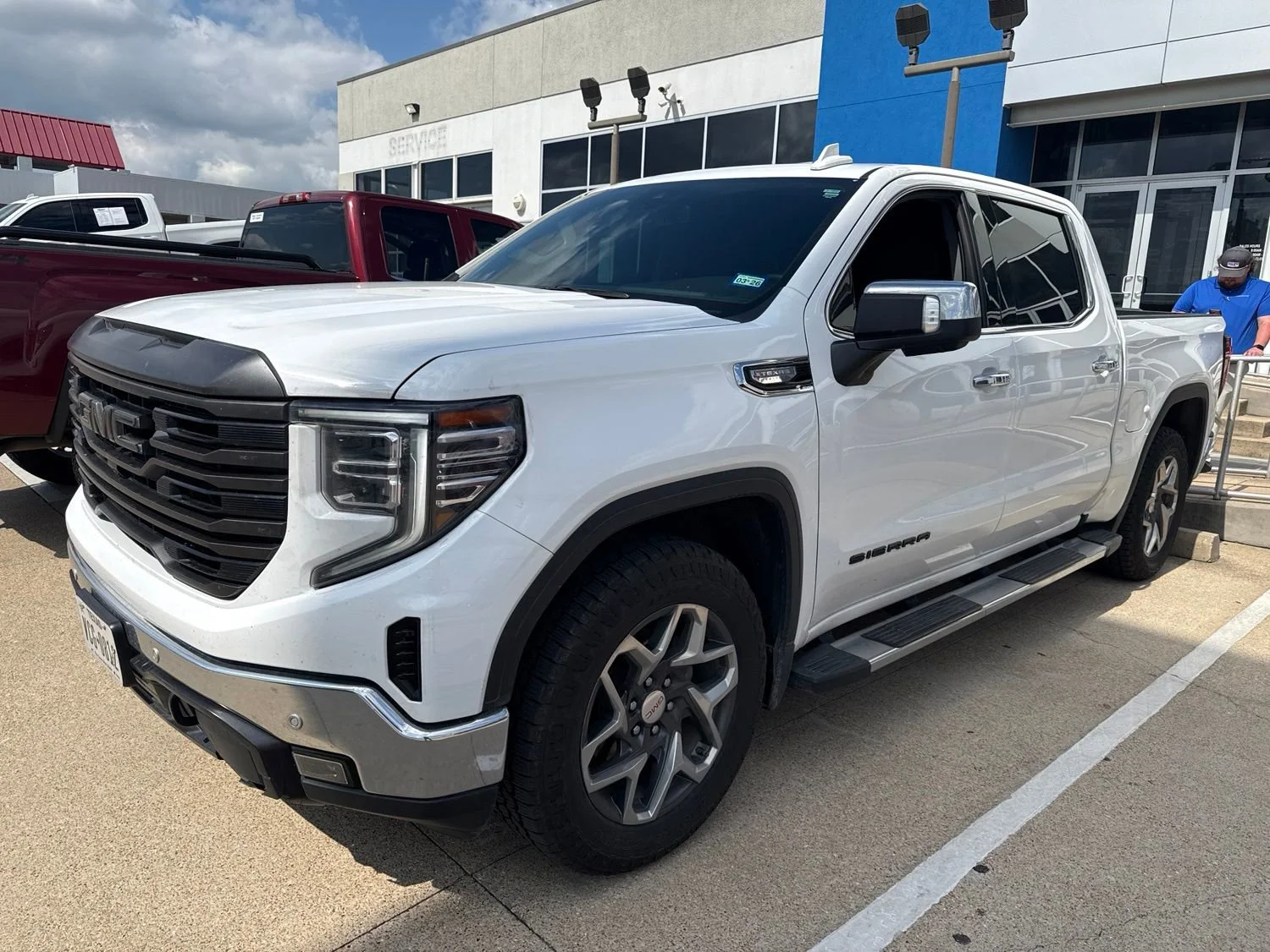 2024 GMC Sierra 2WD Crew Cab Short Box SLT's photo