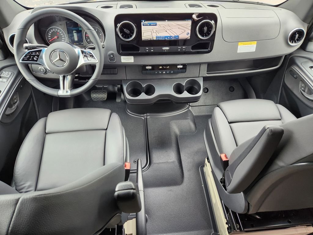 New 2026 Pebble Grey Mercedes-Benz CARGO image 17