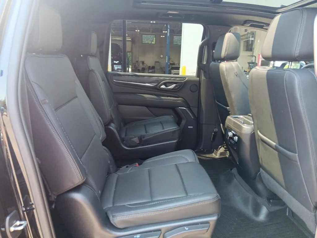 Used 2023 Onyx Black GMC Denali image 32