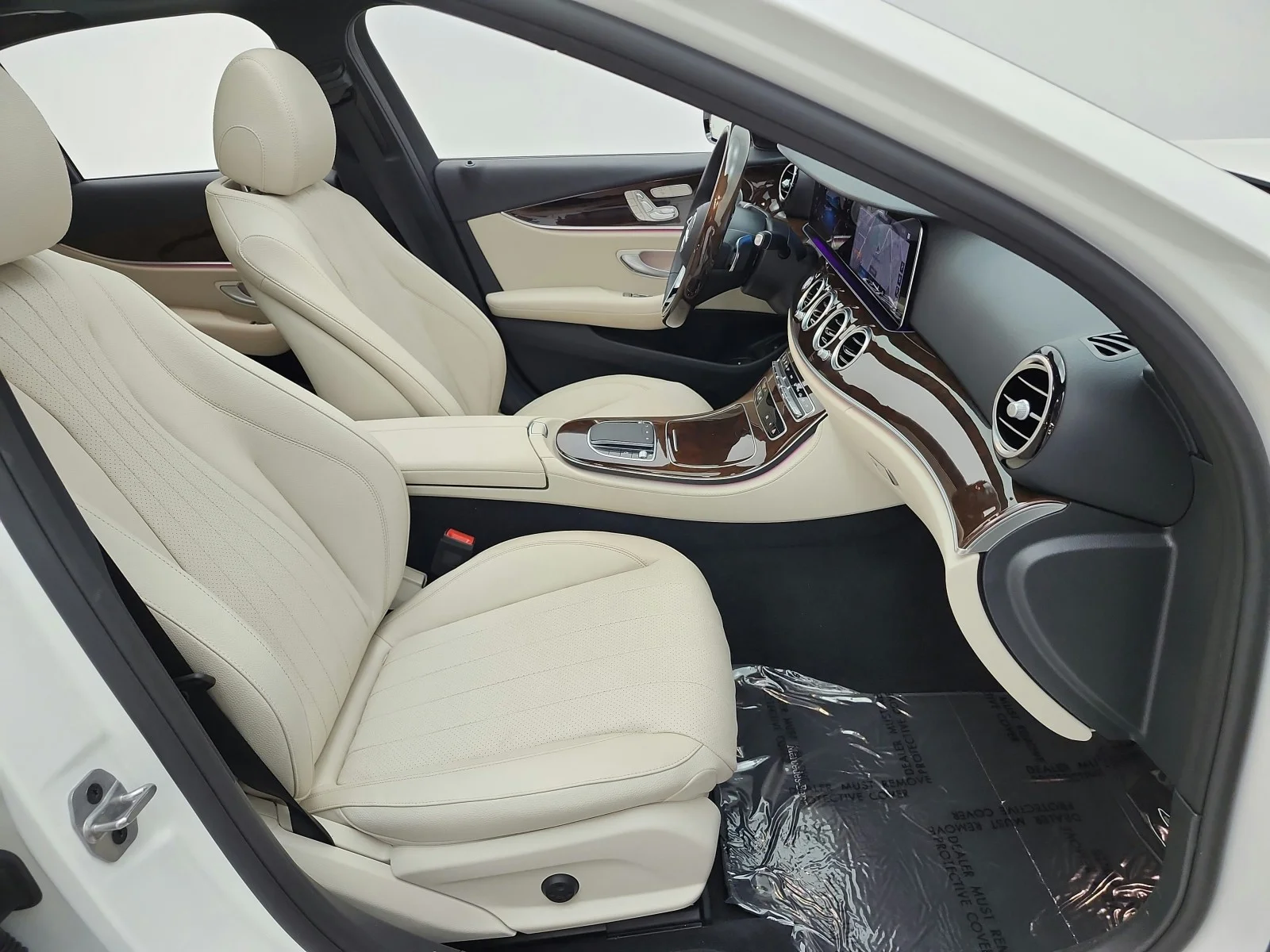 Used 2022 MANUFAKTUR Diamond White Mercedes-Benz E 350 RWD Sedan image 18