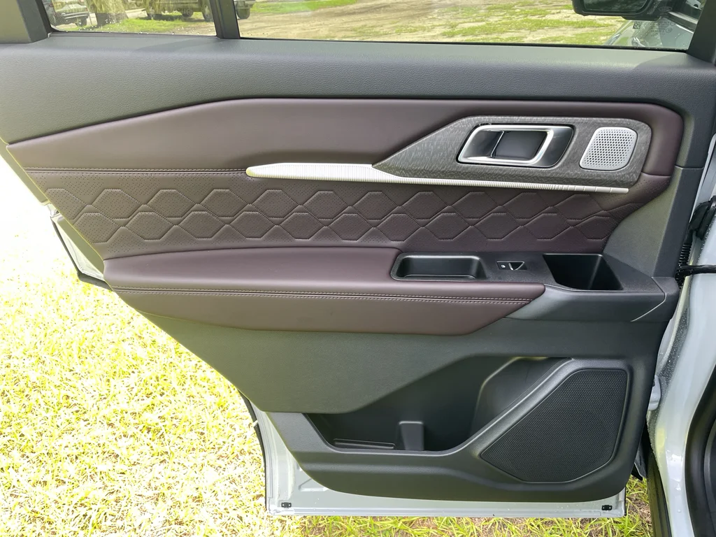 2025 Ford Explorer Platinum - Photo 20