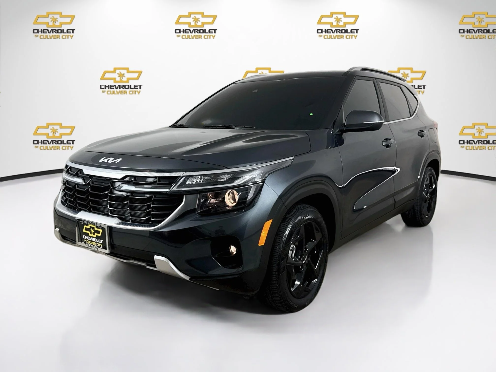 Used 2026  Kia EX image 3