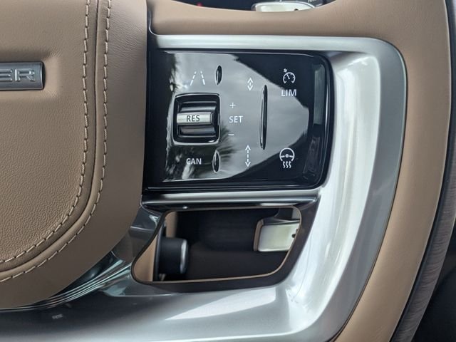 New 2027 Fuji White LAND ROVER  image 27