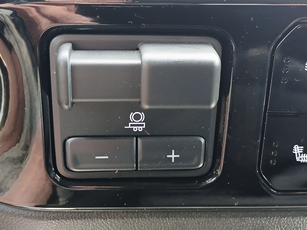 Used 2022 Blue Chevrolet LT image 22