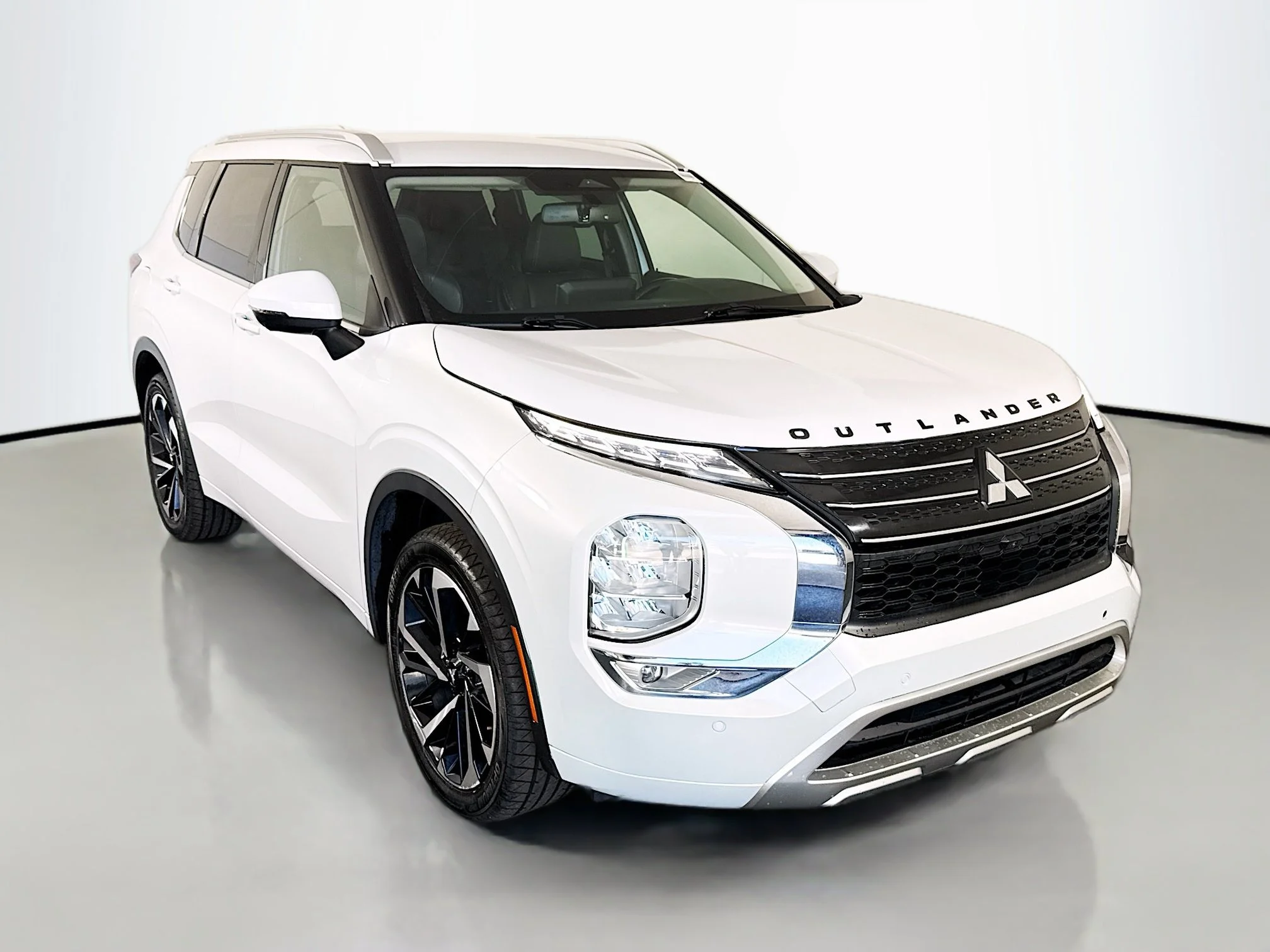 2022 Mitsubishi Outlander SEL FWD photo