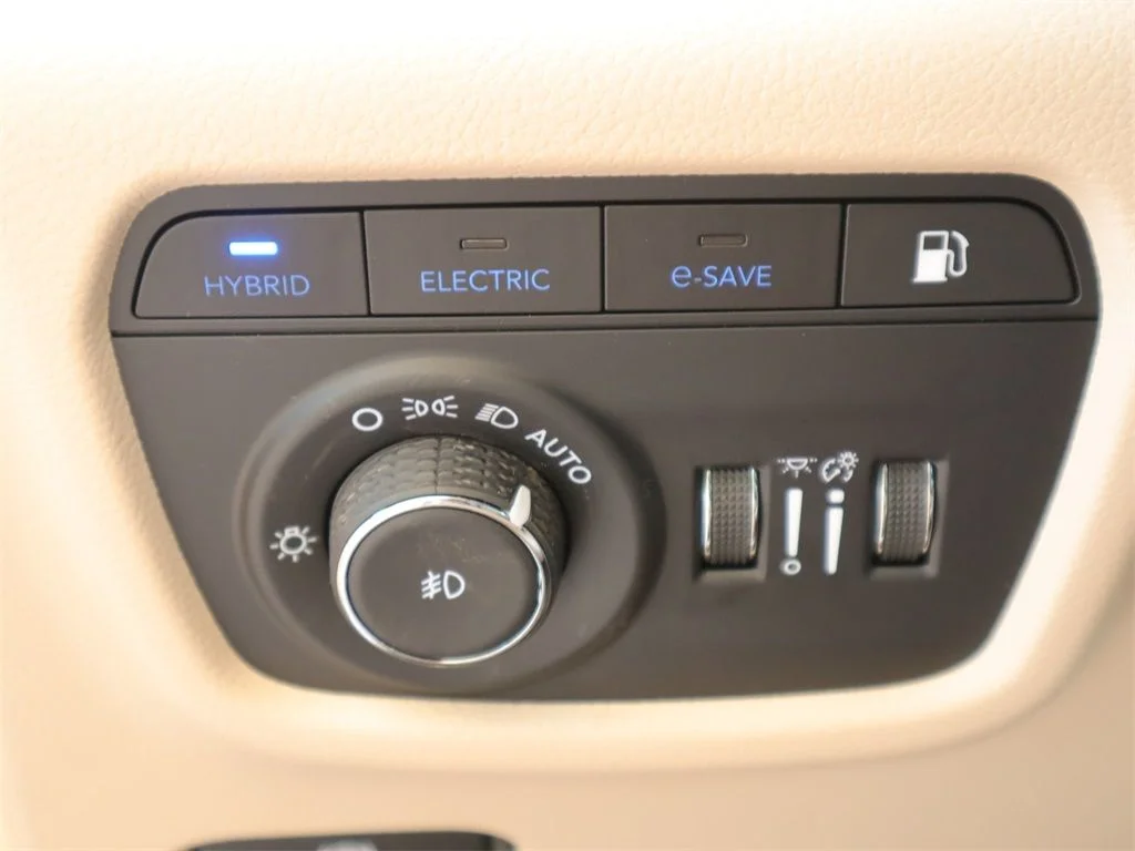 New 2023 Silver Jeep 4xe image 19