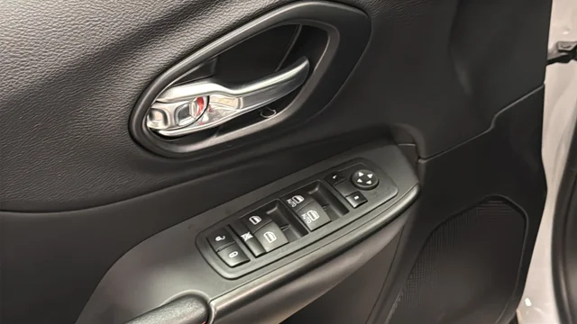 Used 2022 Bright White Clearcoat Jeep Trailhawk image 20