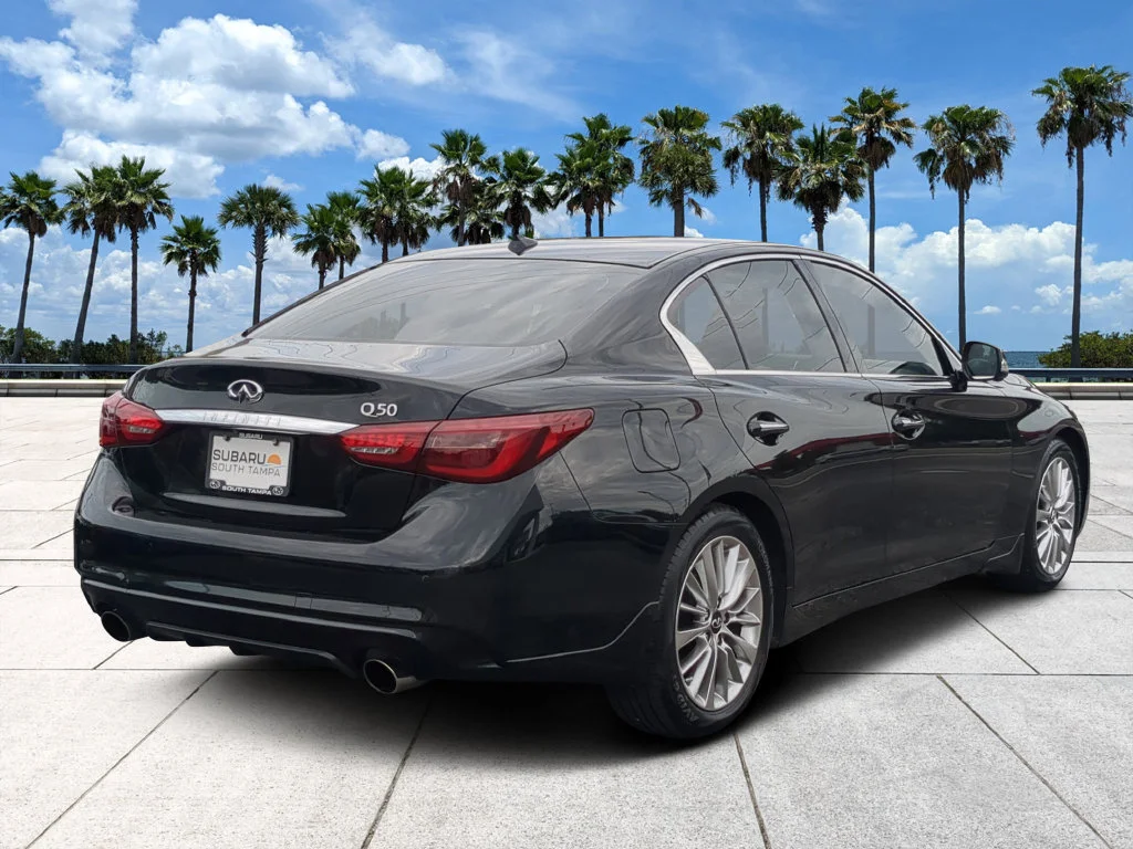 Used 2021 Black INFINITI 3.0t LUXE image 5