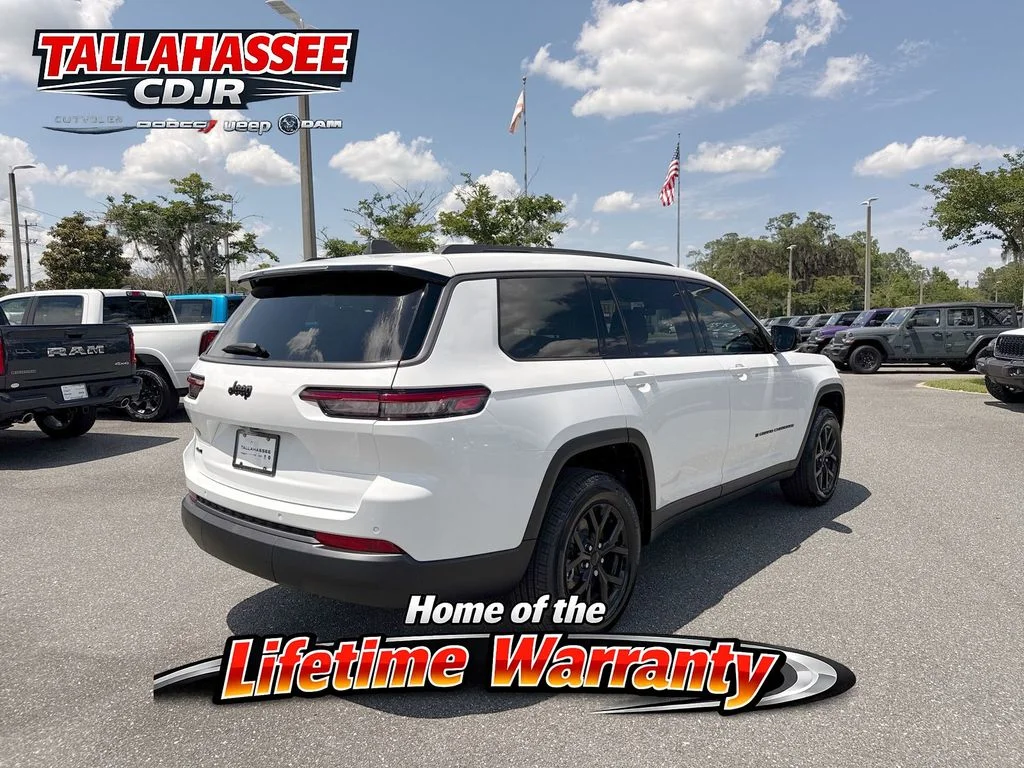 New 2026 Bright White Clear-Coat Exterior Paint Jeep Altitude image 2