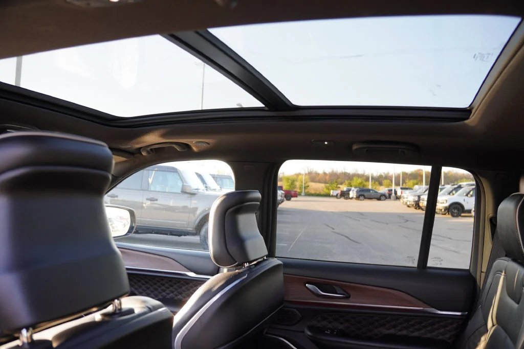 Certified Used 2025 Gray Jeep Summit image 19