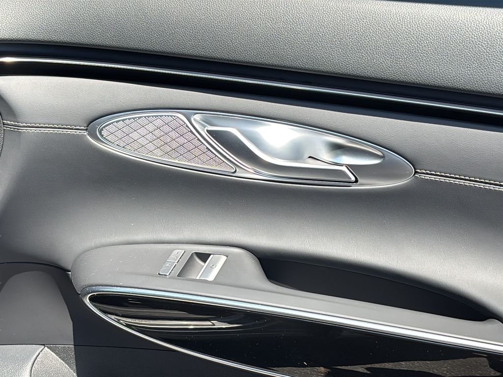 Certified Used 2026 Savile Silver Genesis 2.5T image 34
