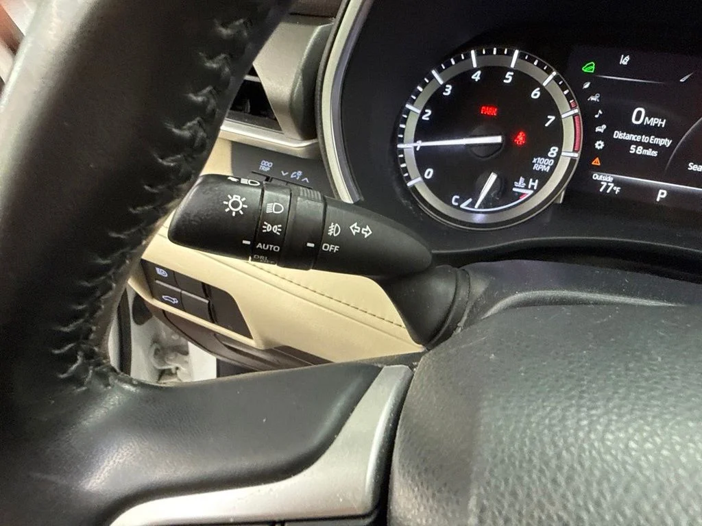 Used 2022 Beige Toyota XLE image 28