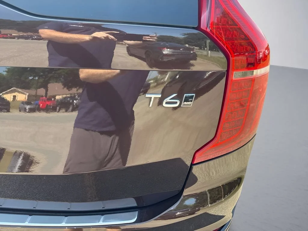Used 2018  Volvo Momentum image 32