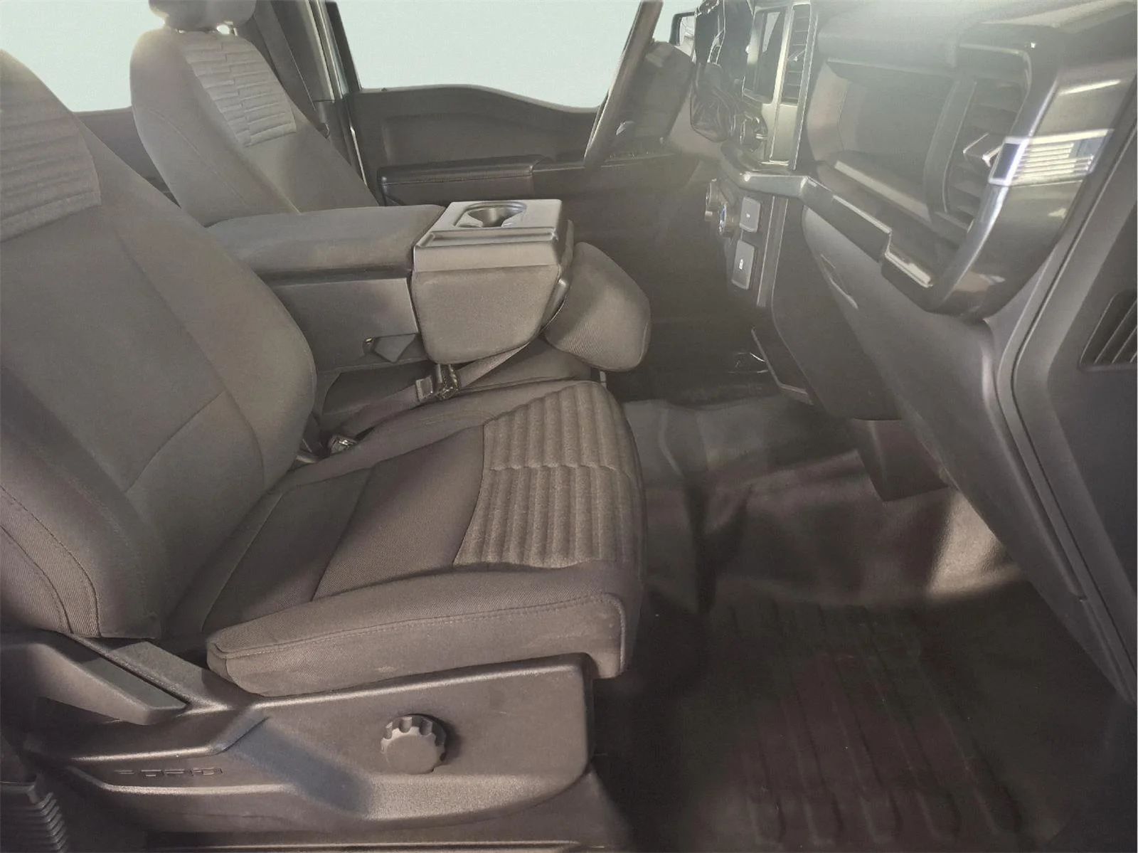 Used 2023 Iconic Silver Ford XL image 17