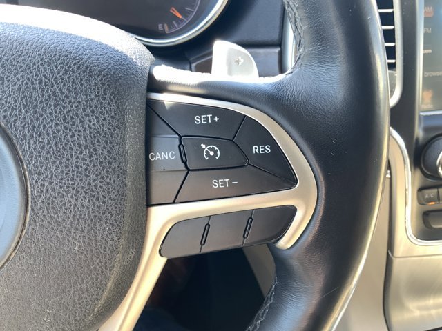 Used 2015 Brilliant Black Crystal Pearlcoat Jeep Limited image 33
