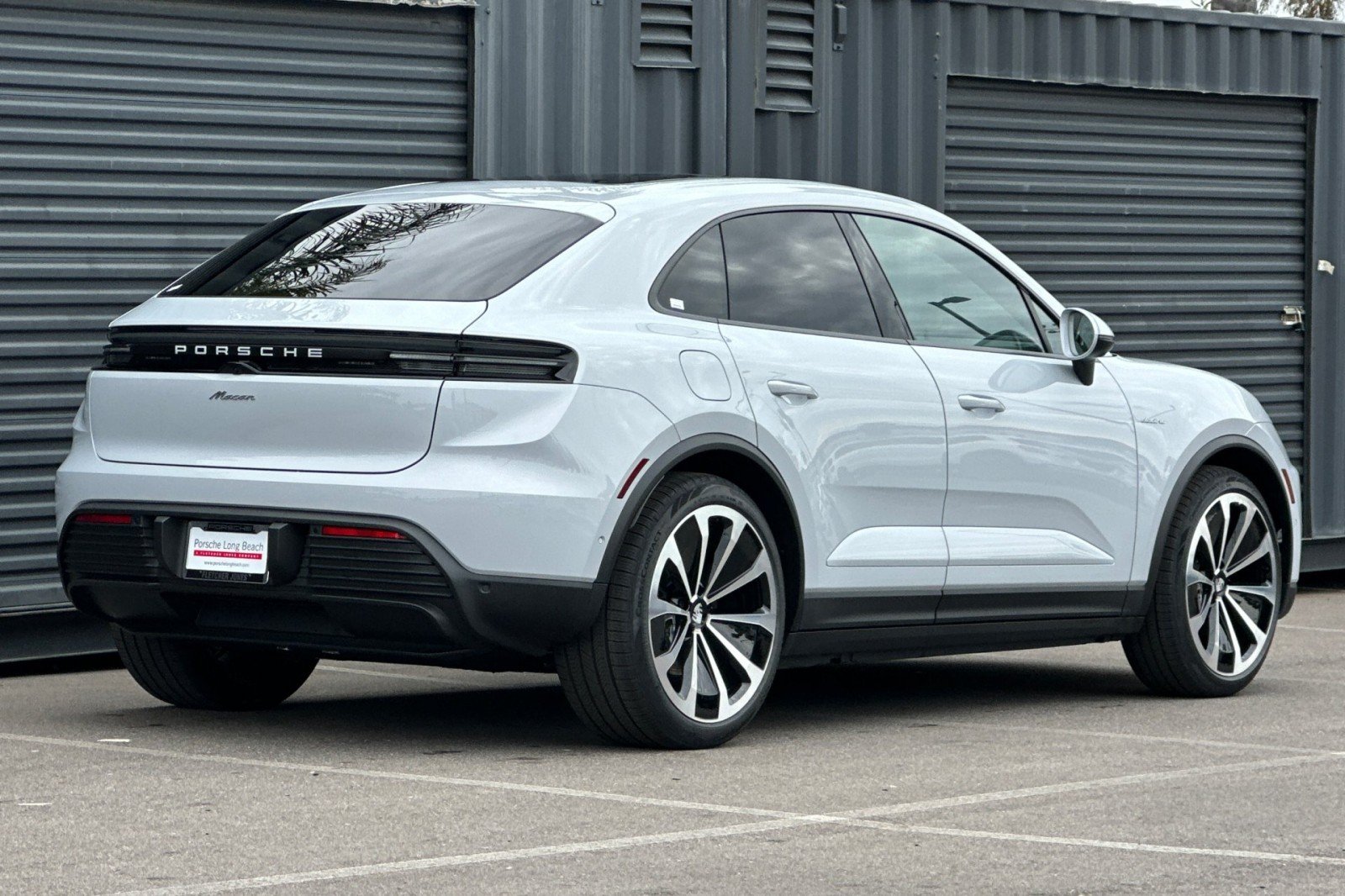 2026 Porsche Macan Base - Photo 8