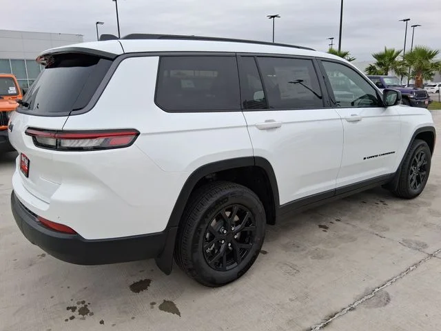 New 2026 Bright White Clear-Coat Exterior Paint Jeep Altitude image 7