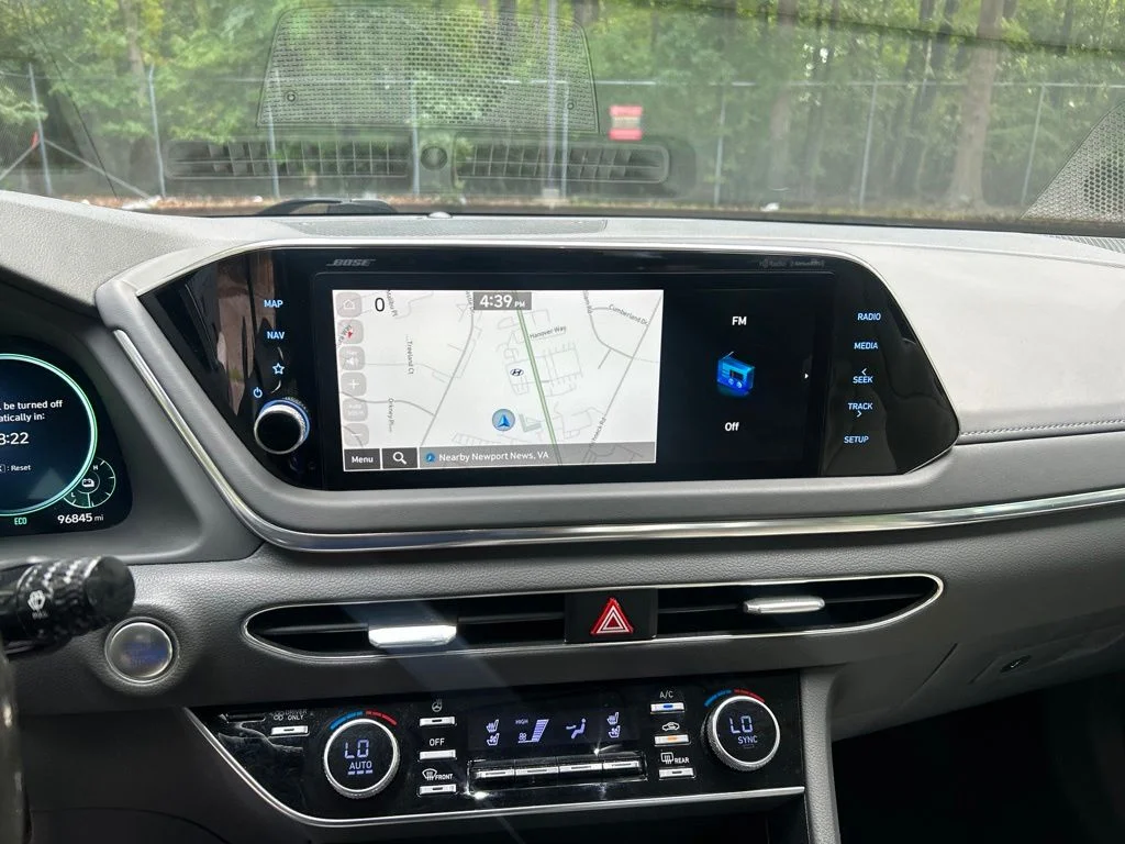 Used 2021 White Hyundai Limited image 19