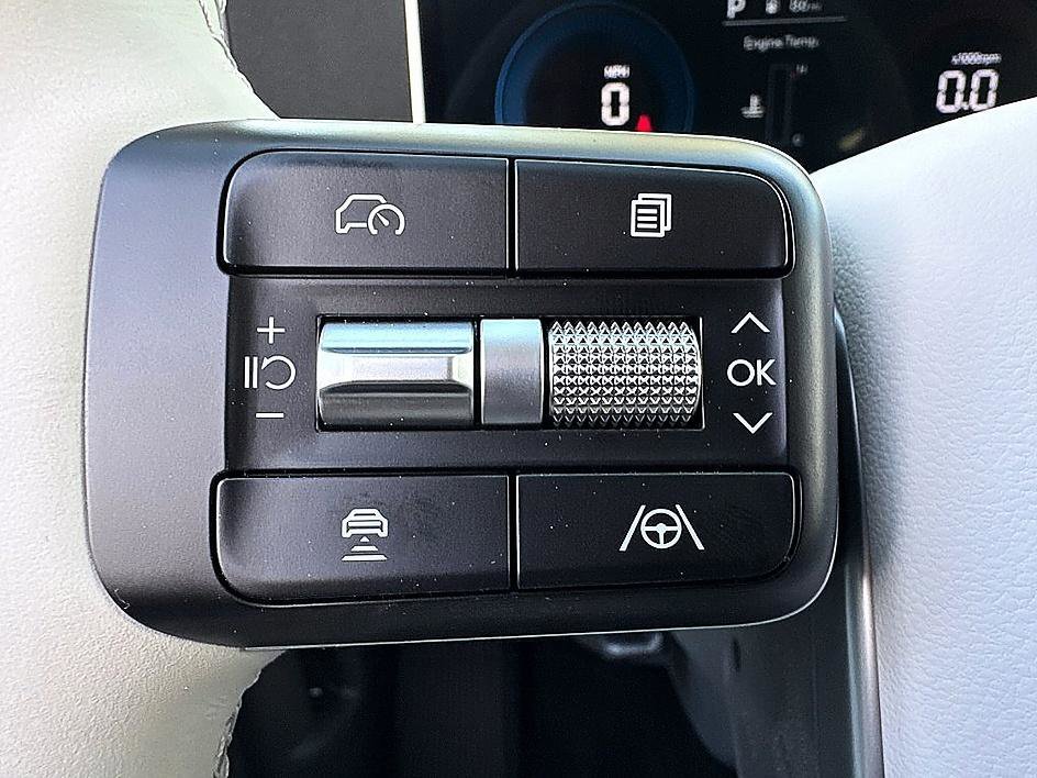 New 2026 Shimmering Silver Hyundai SE image 13