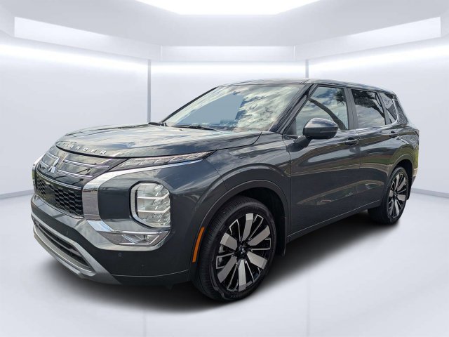 Used 2025  Mitsubishi SE image 7