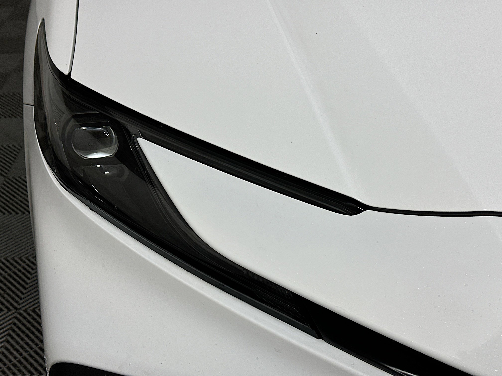 Certified Used 2025 Ice Toyota SE image 9
