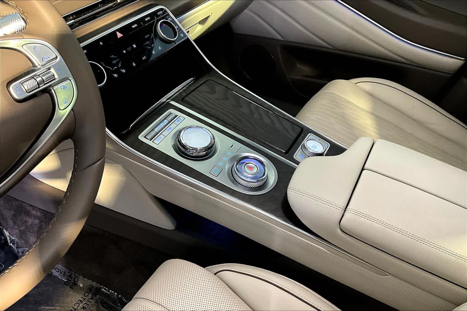 2024 GENESIS GV80 Standard - Photo 17