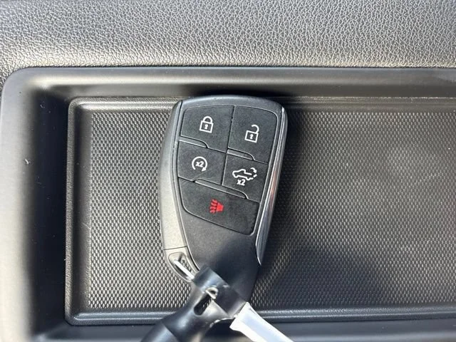 Used 2022 SUMMIT WHITE GMC Elevation image 52