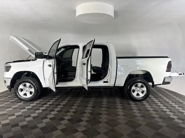 Used 2023 White Ram Big Horn/Lone Star image 9