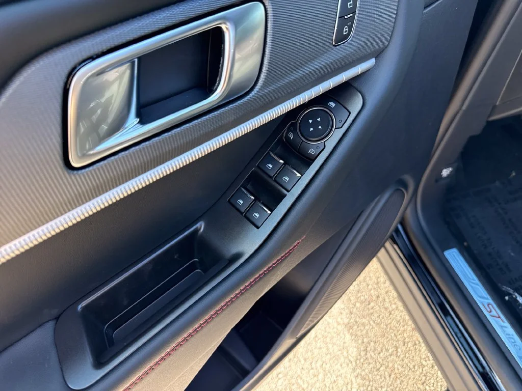 New 2026 Agate Black Metallic Ford ST-Line image 23