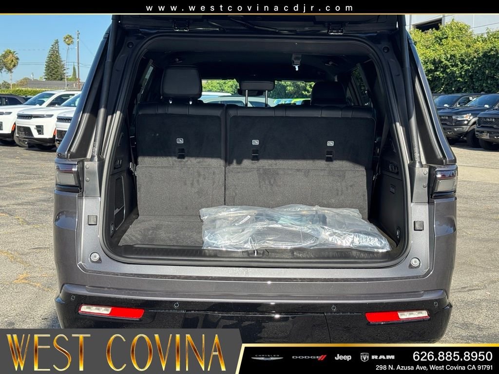 New 2026 Baltic-Gray Metallic Clear-Coat Exterior Paint Jeep Limited Altitude image 13