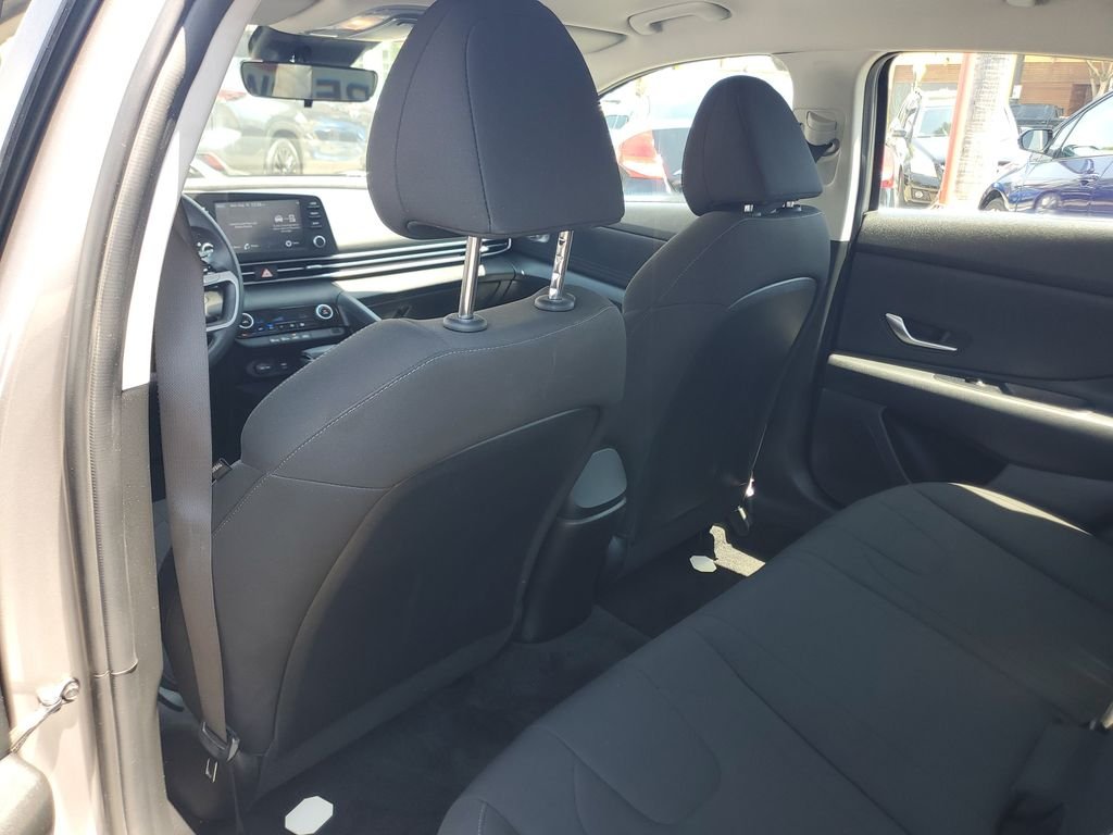 Used 2021 Fluid Metal Hyundai SEL image 11