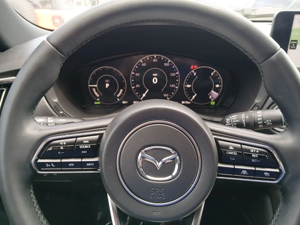 Used 2025 White Mazda Premium Plus image 8
