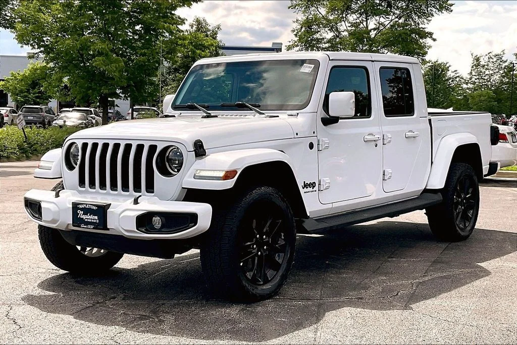 Used 2023 White Jeep High Altitude image 15