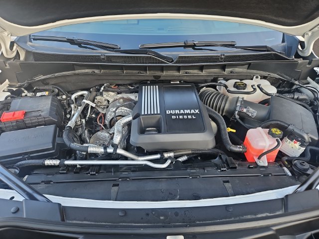 Used 2025 Summit White GMC Elevation image 19