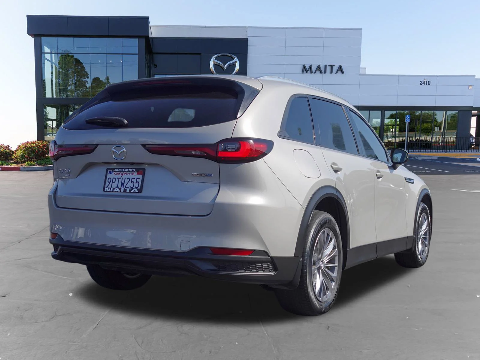 Certified Used 2024 Platinum Quartz Mazda Preferred image 4