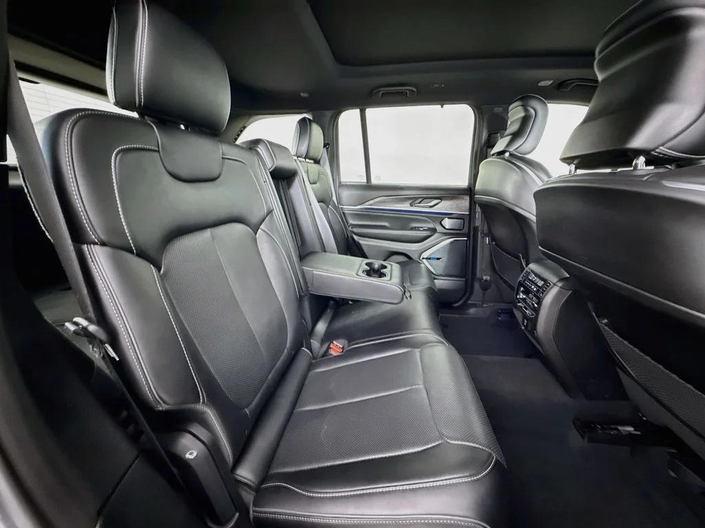 Used 2022 Gray Jeep Overland 4xe image 27