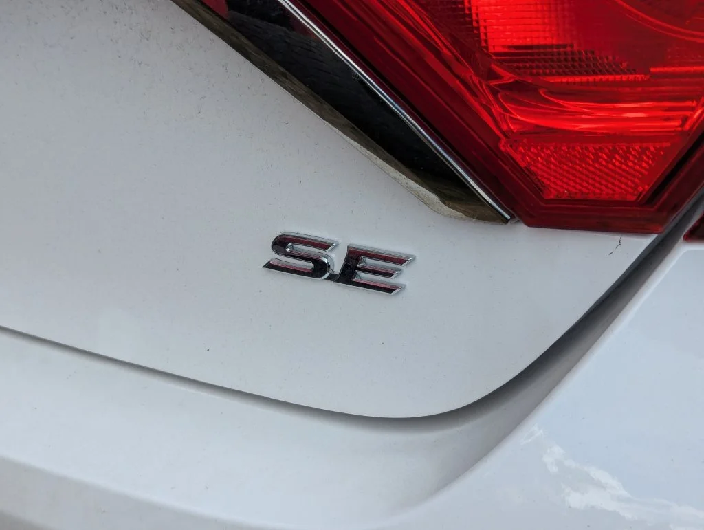 Used 2017 White Toyota SE image 11