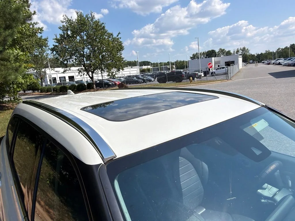 Used 2020 White Toyota XLE image 14