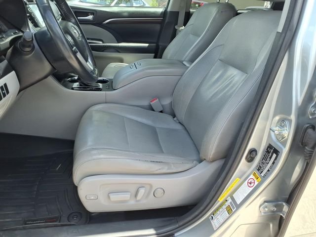 Used 2015 Silver Toyota Limited image 13