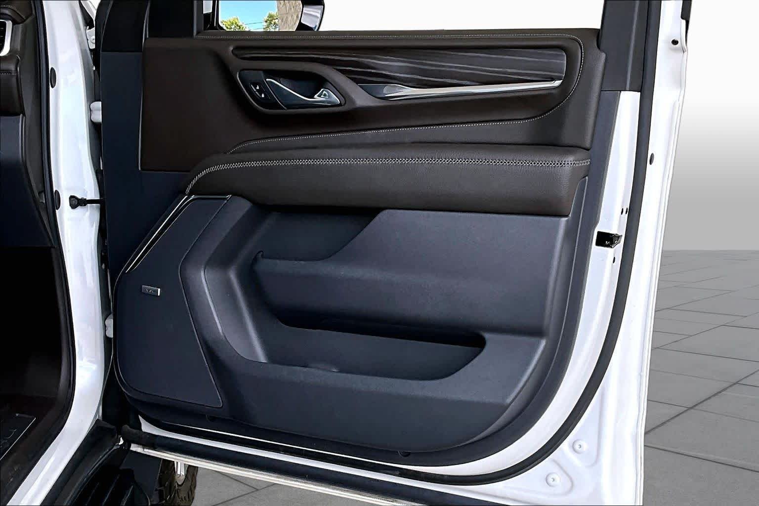 Certified Used 2023 White Frost Tricoat GMC Denali image 23
