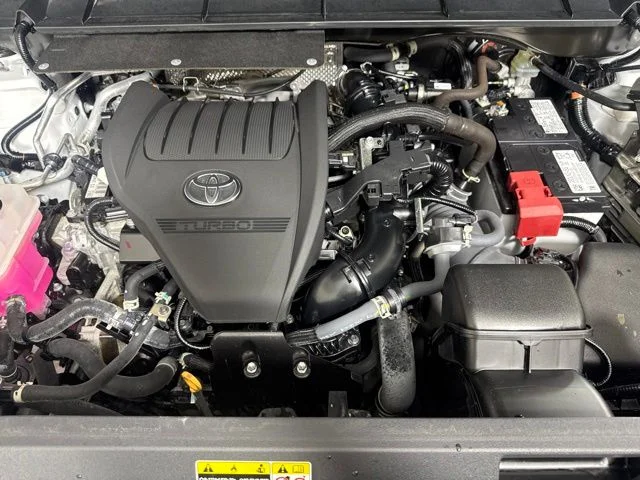 Used 2023 Pearl Toyota LE image 9