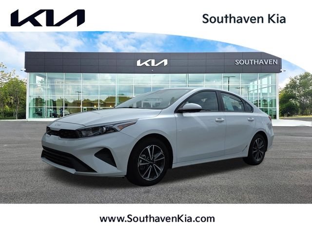 2024 Kia Forte LXS AT's photo