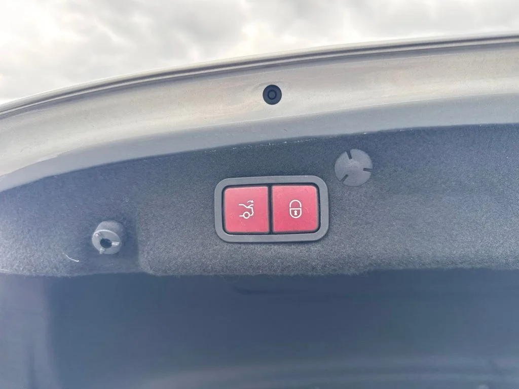 Used 2021 Silver Mercedes-Benz C 300 image 19