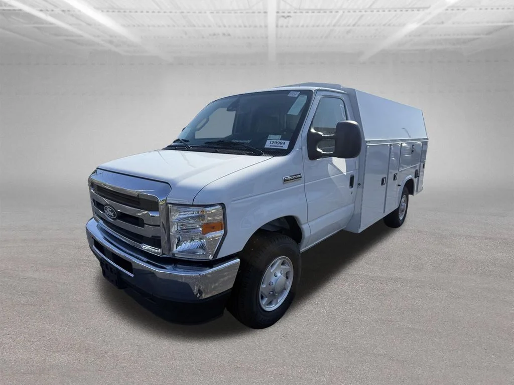 New 2026 Oxford White Ford E-350 SRW image 10