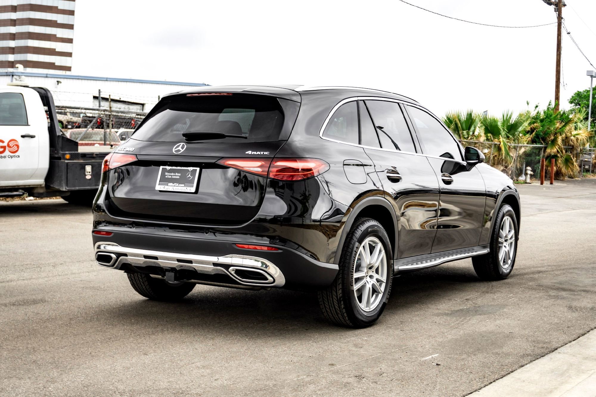 New 2026 Obsidian Black Metallic Mercedes-Benz GLC 300 image 28