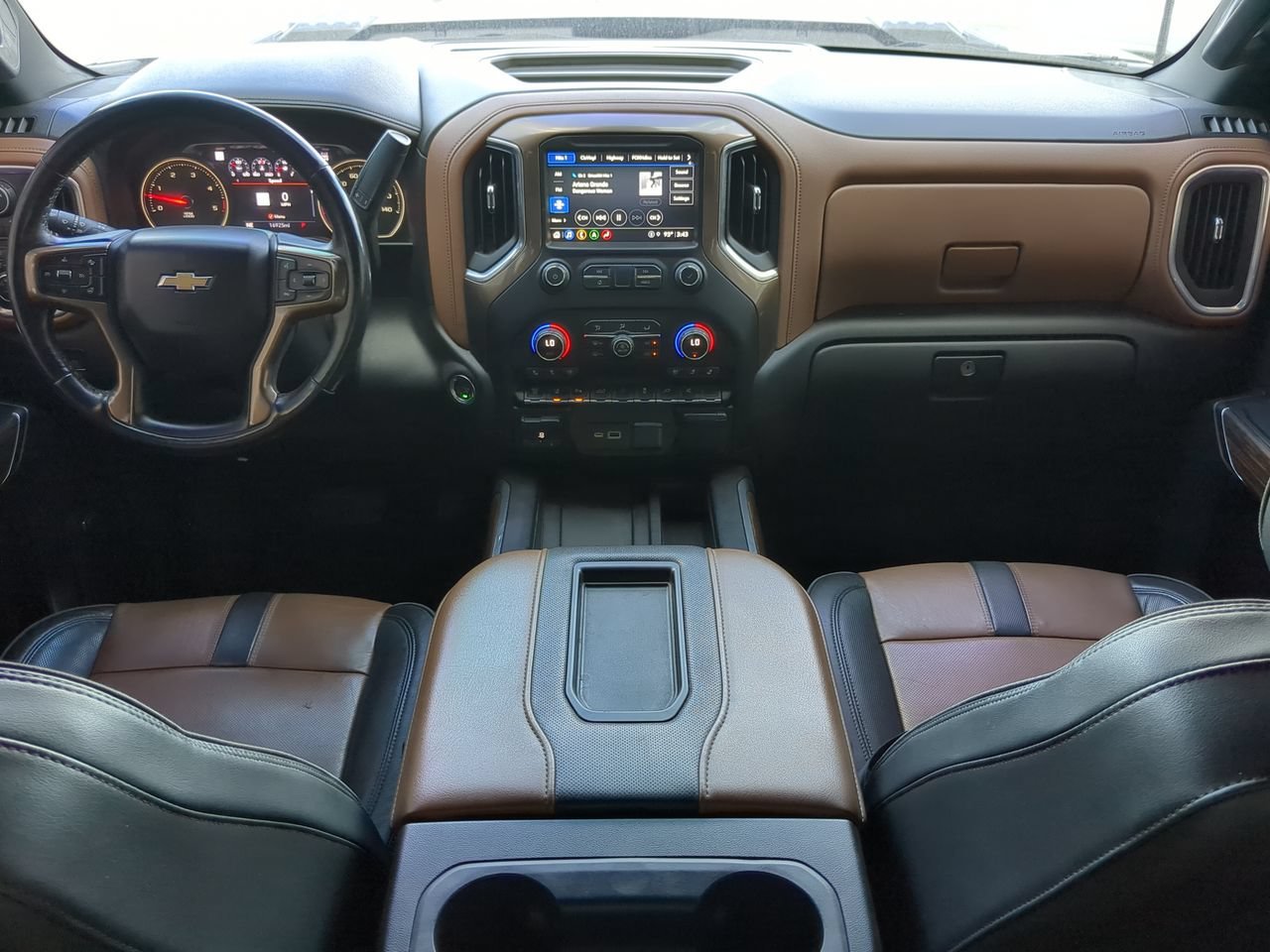 Used 2022 Mosaic Black Metallic Chevrolet High Country image 13