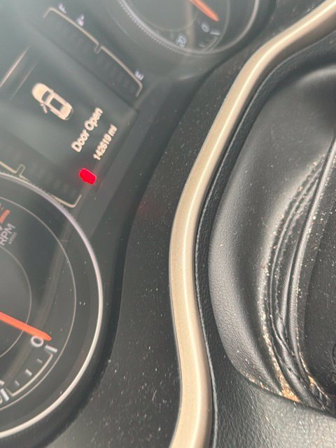 Used 2018 Silver Jeep Latitude image 15