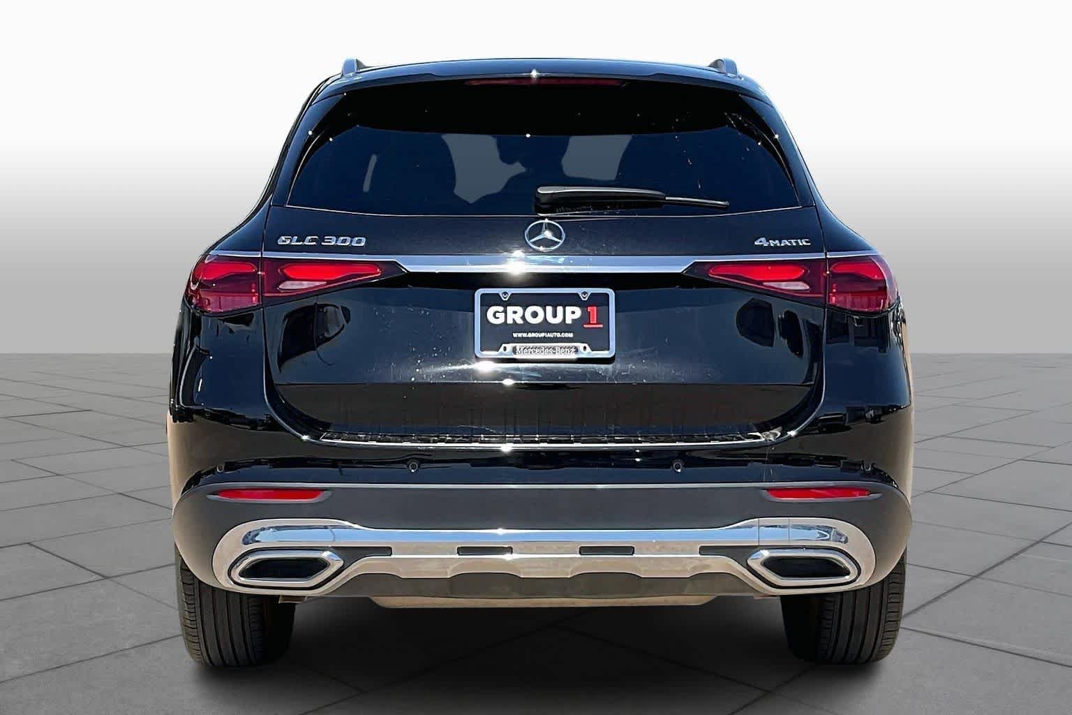 Used 2025 Obsidian Black Metallic Mercedes-Benz GLC 300 image 11