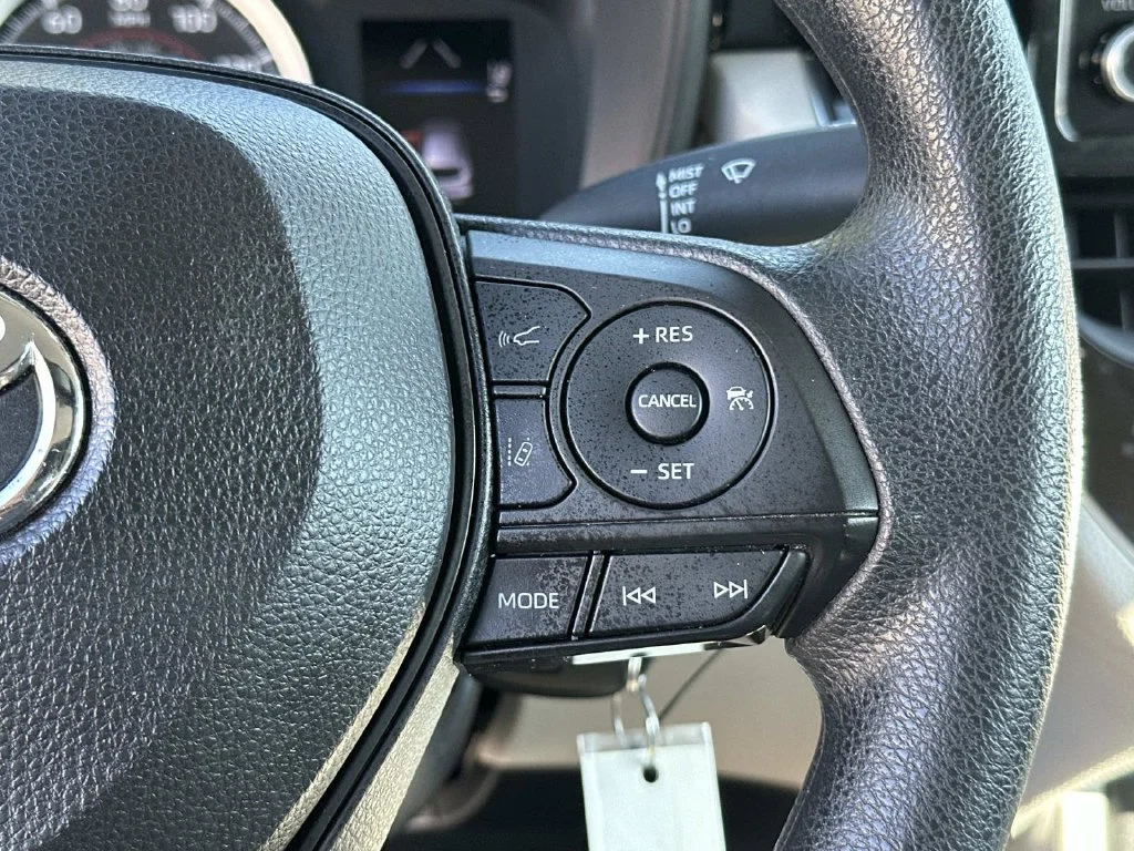 Certified Used 2022 Silver Toyota L image 29