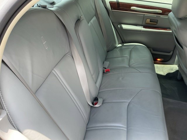 Used 2004  Lincoln Ultimate image 21